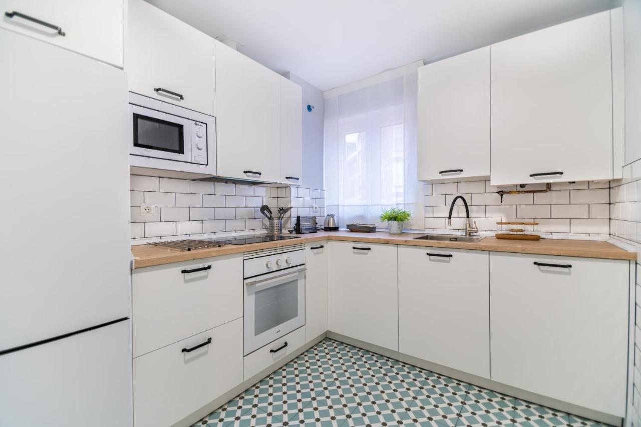 Villa Marta - Apartamentos Centricos Junto Al Mar كاسترو أورديالس المظهر الخارجي الصورة