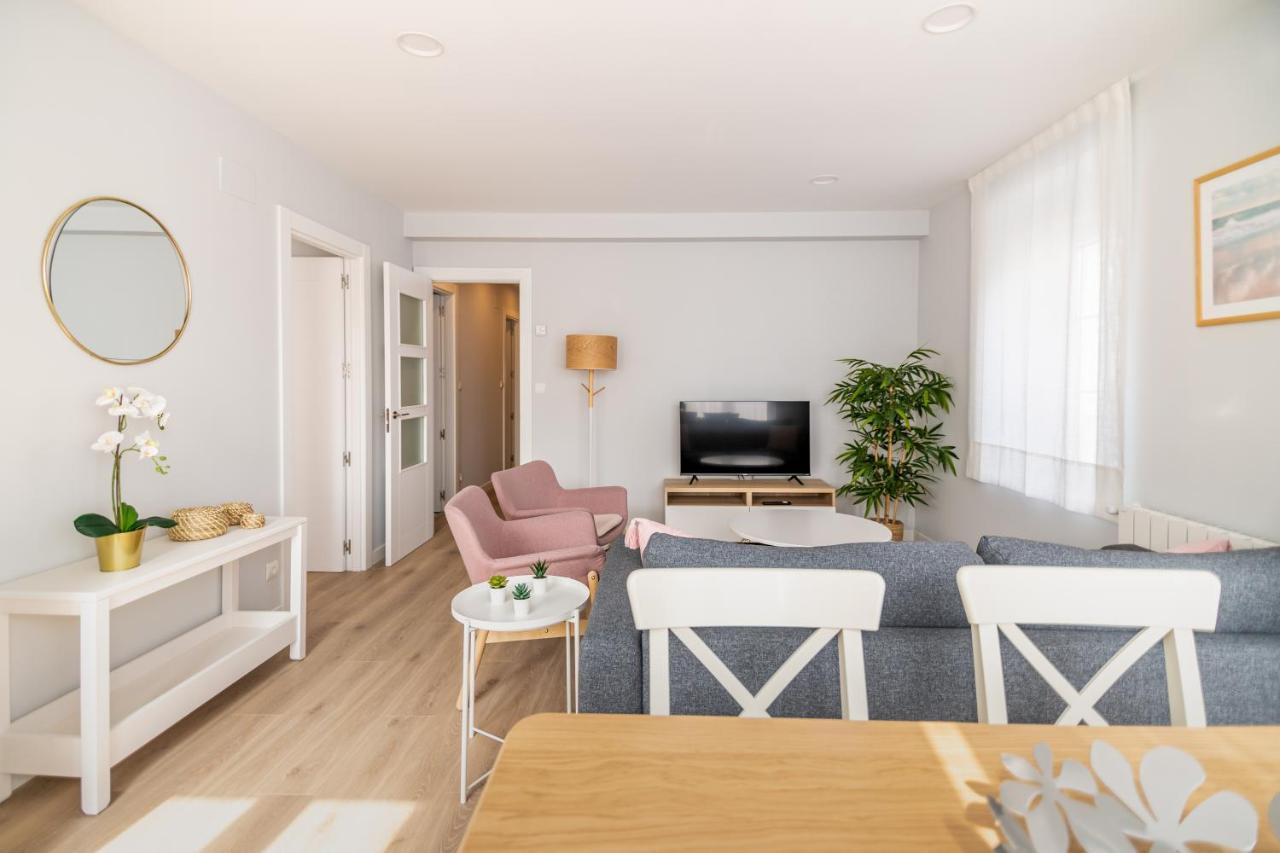 Villa Marta - Apartamentos Centricos Junto Al Mar كاسترو أورديالس المظهر الخارجي الصورة